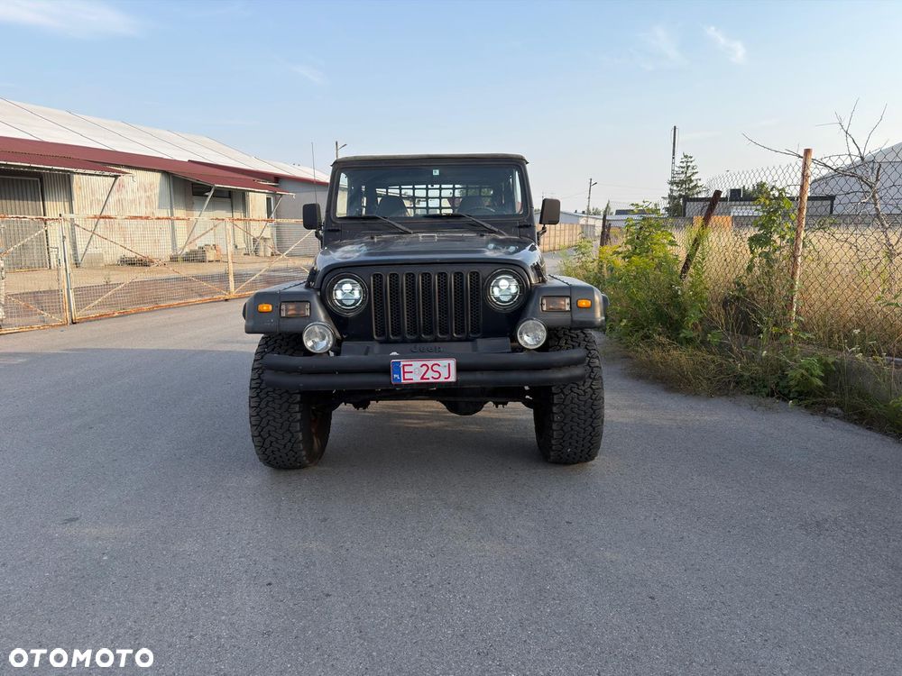 Jeep Wrangler - 8