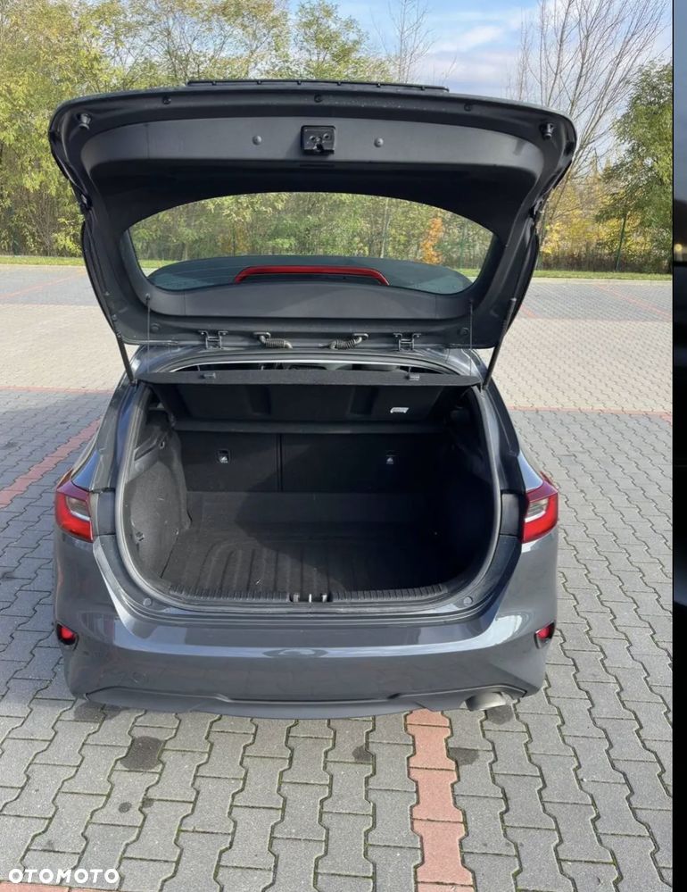 Kia Ceed - 11