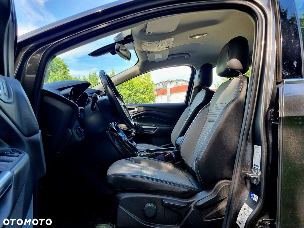 Ford Kuga 1.5 EcoBoost 2x4 Titanium - 9