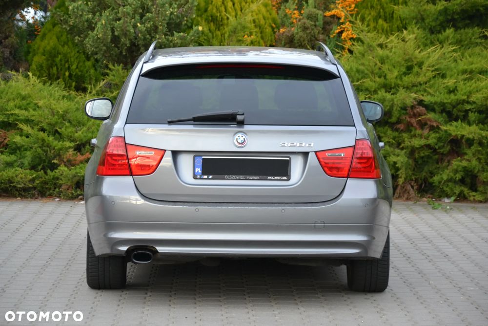 BMW 3 Series 2009 photo 4