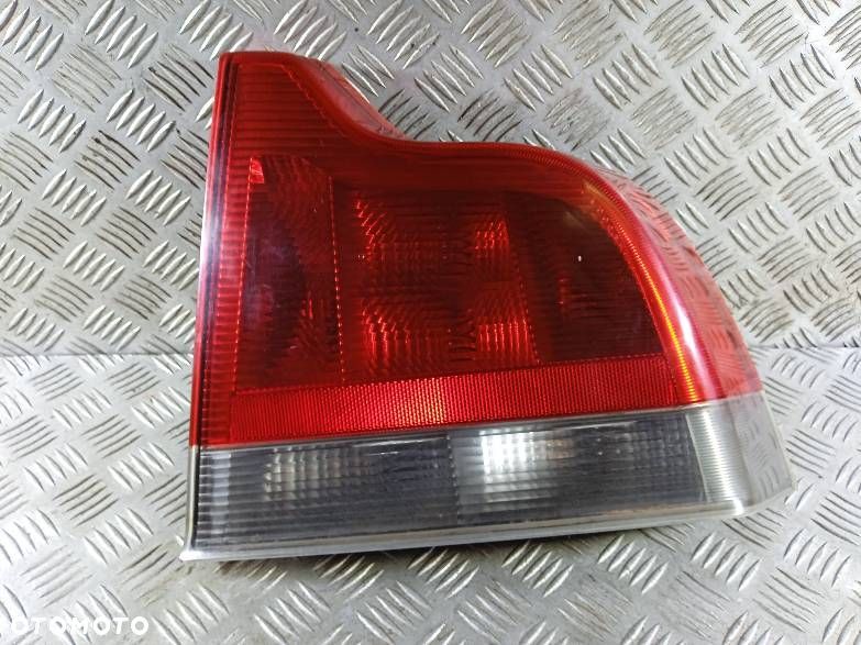 LAMPA PRAWA TYLNA VOLVO S60 - 1