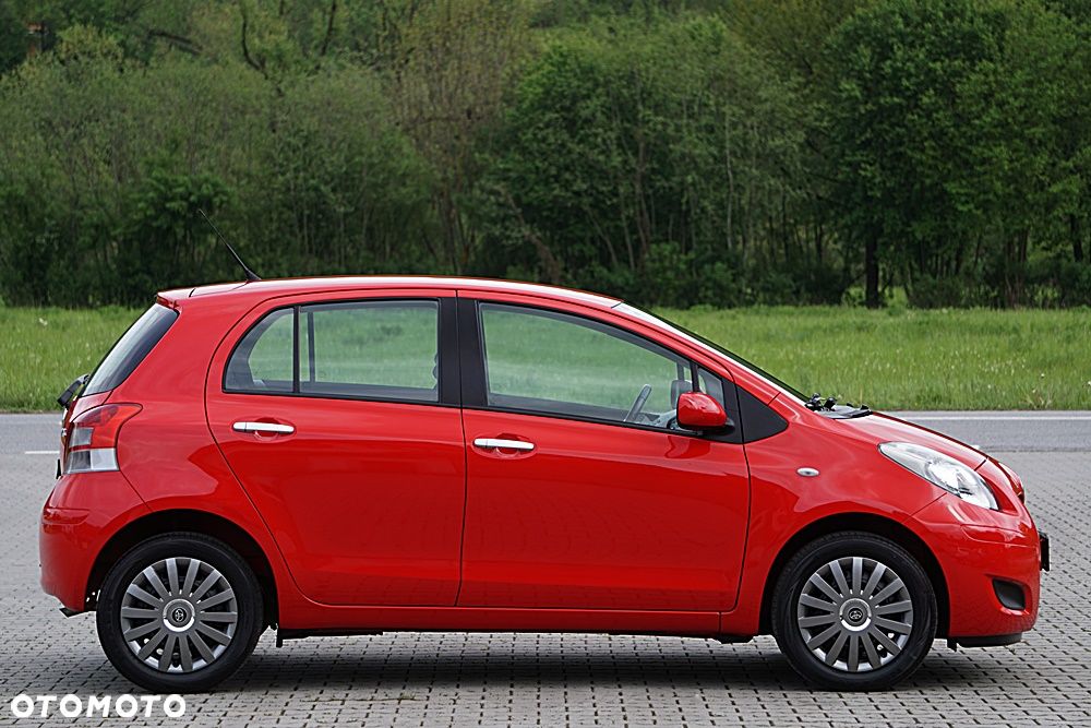 Toyota Yaris - 10