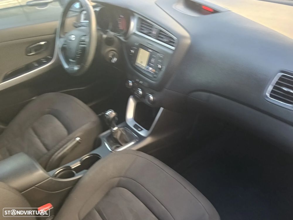 Kia Ceed SW 1.4 CRDi Nav Line - 6