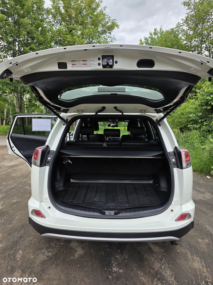 Toyota RAV4 Hybrid Premium 4x2 - 12