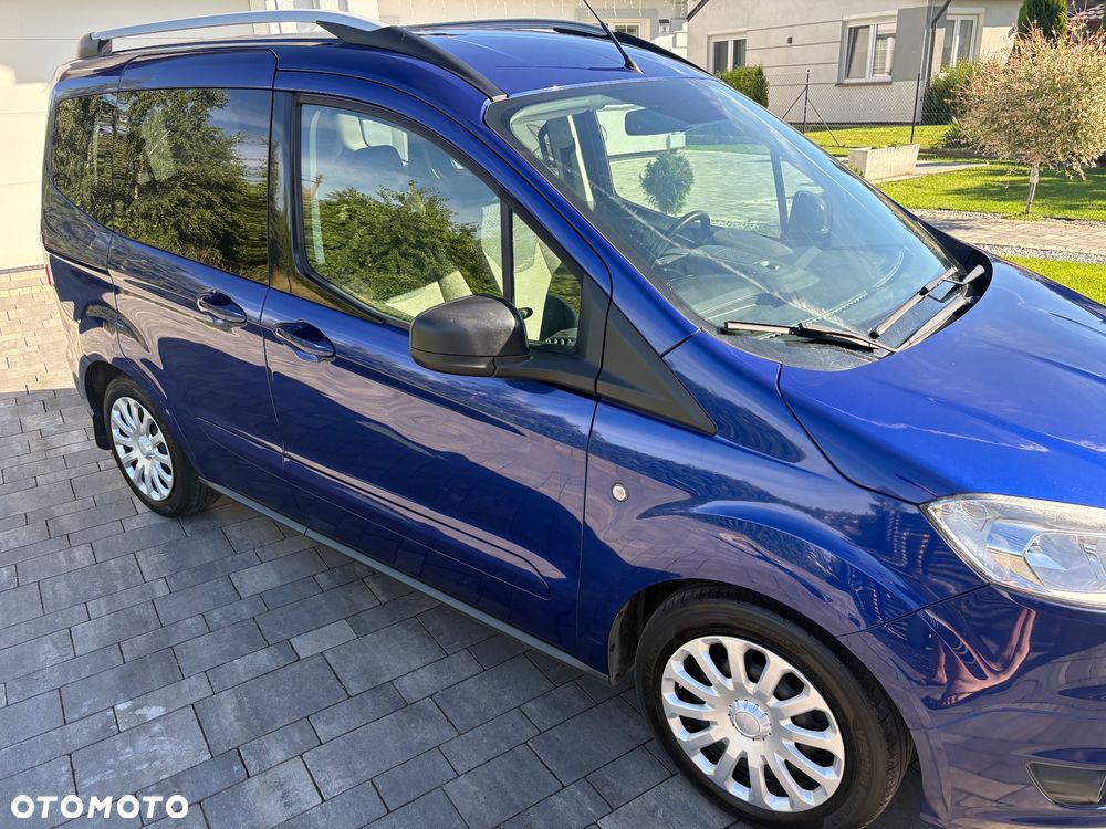 Ford Tourneo Courier 1.0 EcoBoost S&S Titanium - 23