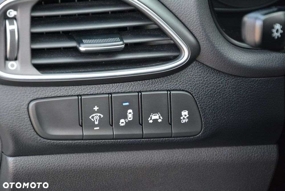 Hyundai i30 1.4 T-GDI Premiere Luxury - 31