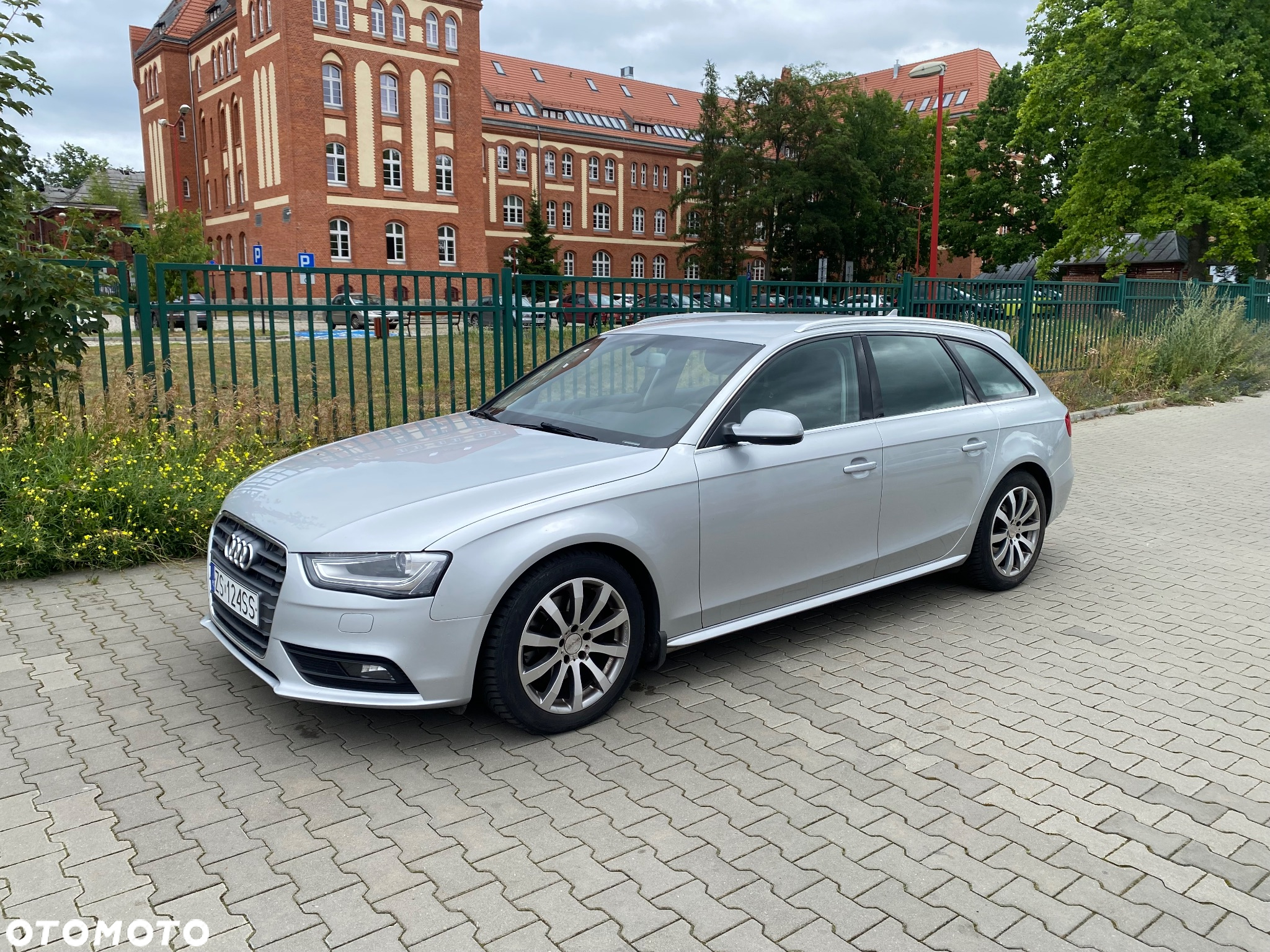 Audi A4 Avant 2.0 TDI DPF quattro S tronic Ambiente - 8