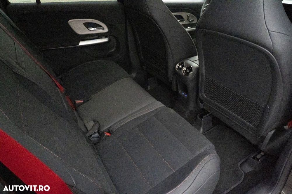 Mercedes-Benz GLB - 8