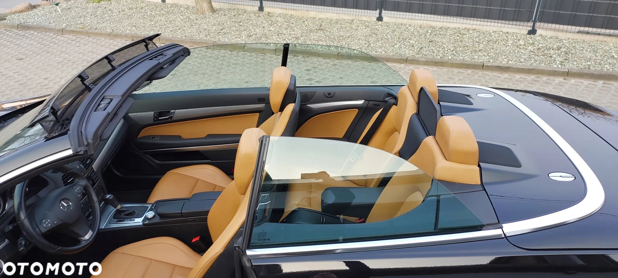 Mercedes-Benz Klasa E 200 CGI Cabrio BlueEFFICIENCY Automatik Avantgarde - 34