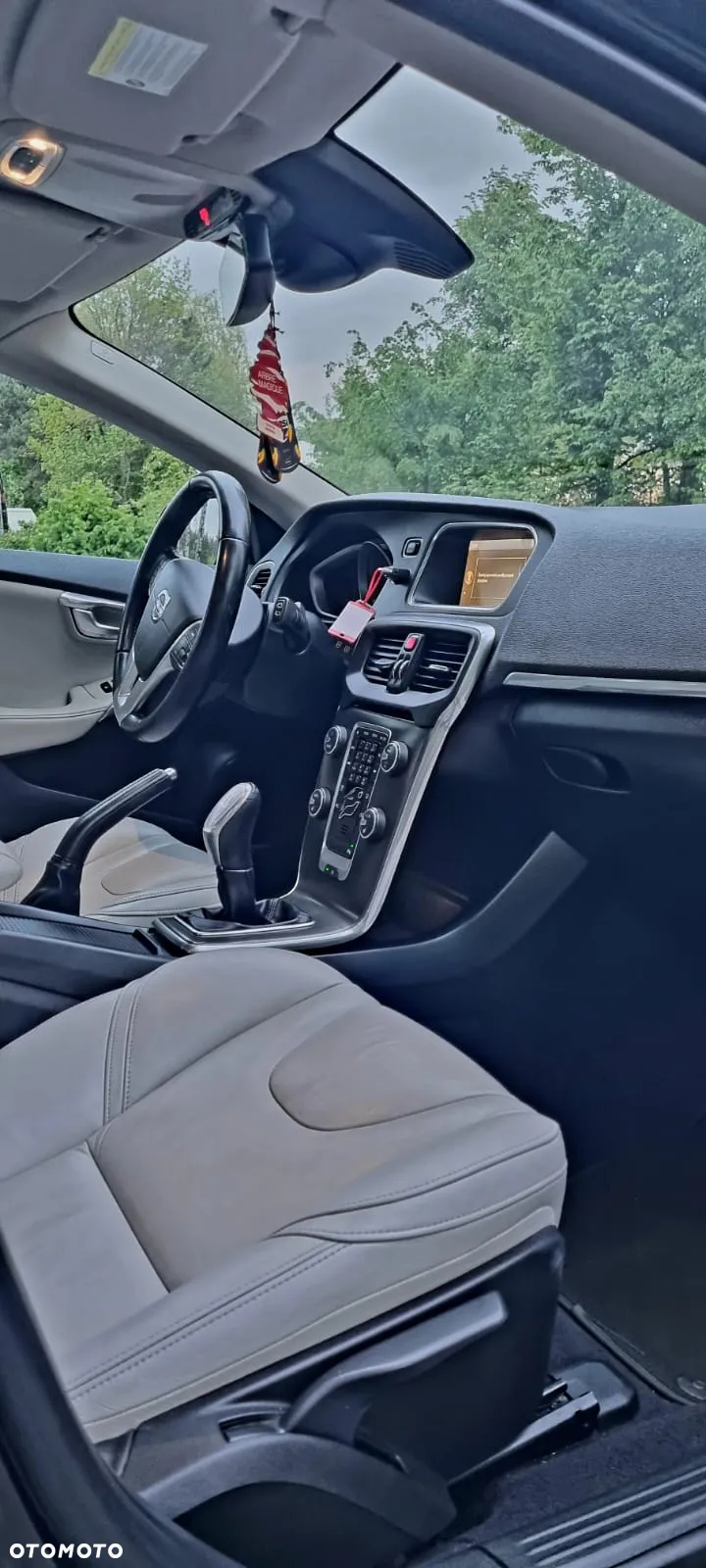 Volvo V40 - 25