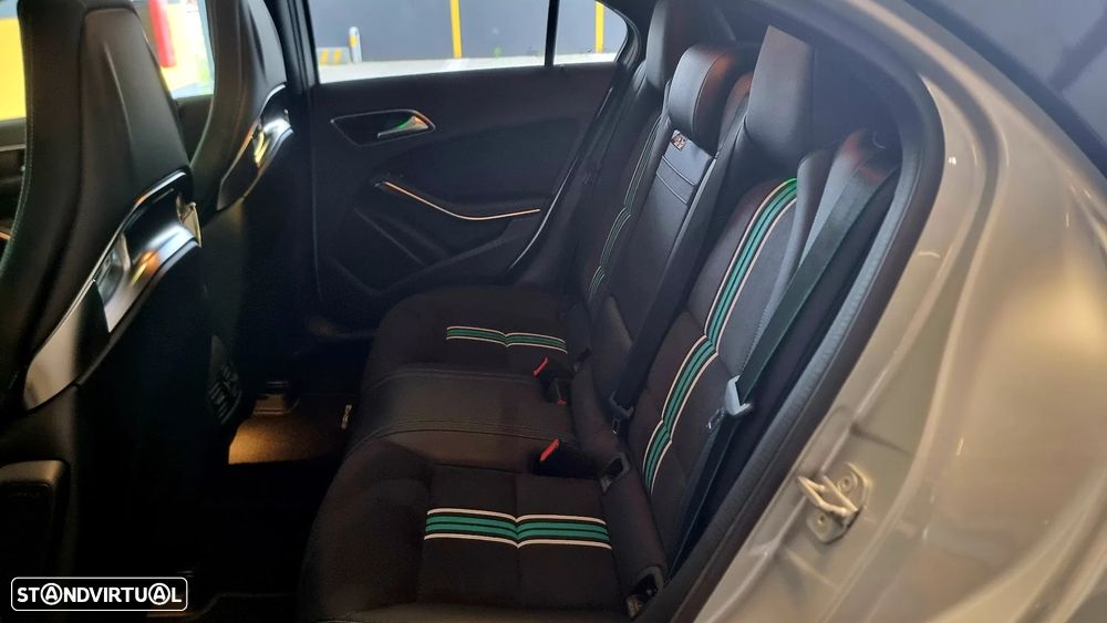 Mercedes-Benz A 45 AMG 4Matic Speedshift 7G-DCT PETRONAS 2015 World Champion Edition - 15