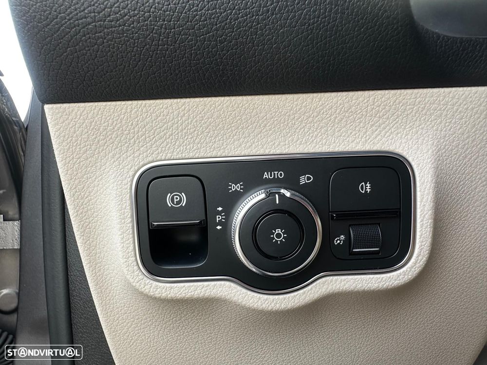 Mercedes-Benz GLB 220 d 4Matic Style - 31