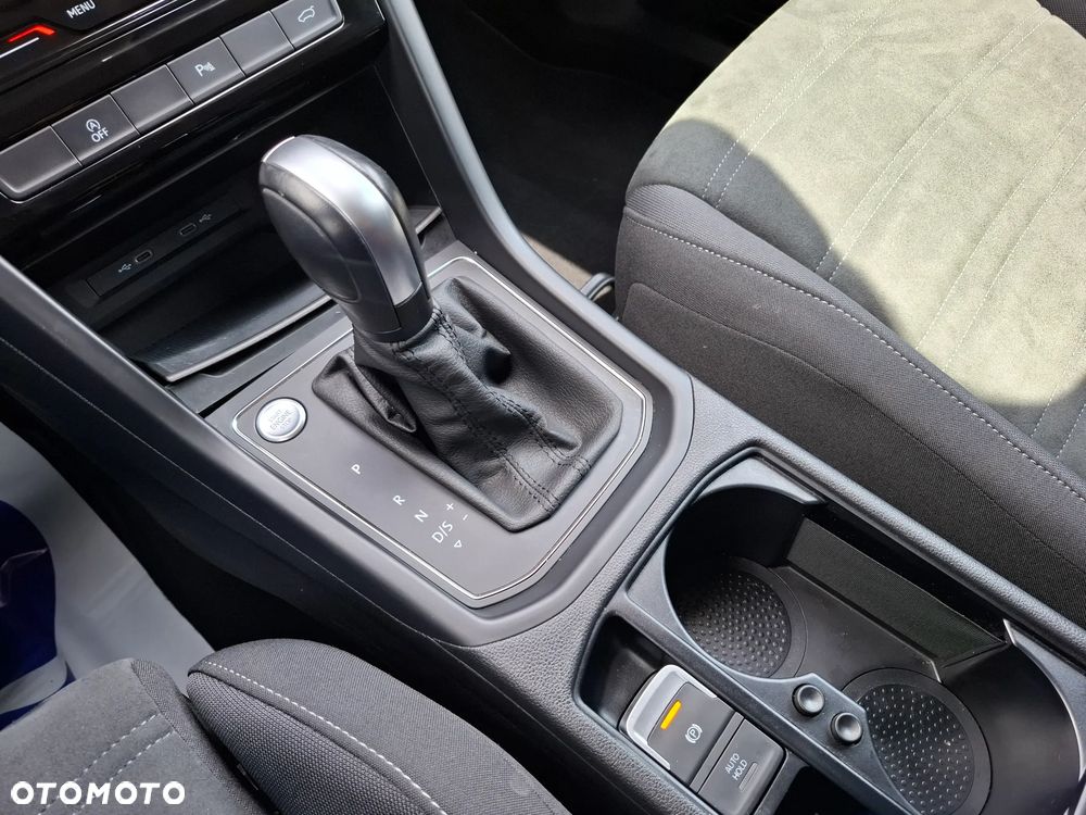Volkswagen Touran 2.0 TDI SCR DSG Comfortline - 31