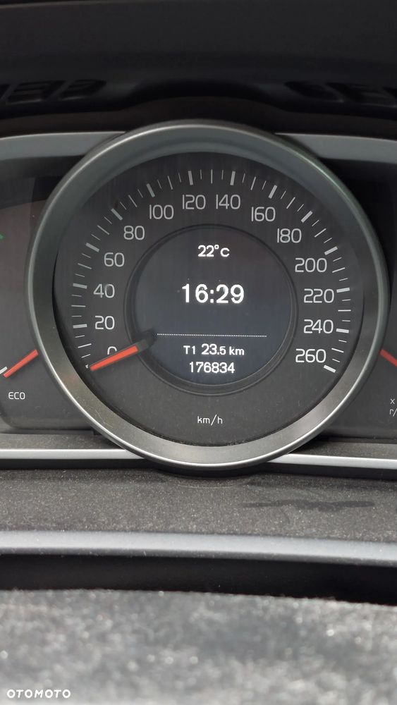 Volvo V40 D2 Drive-E Momentum - 18