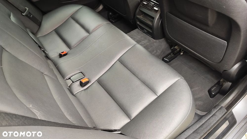 BMW Seria 5 520d - 26