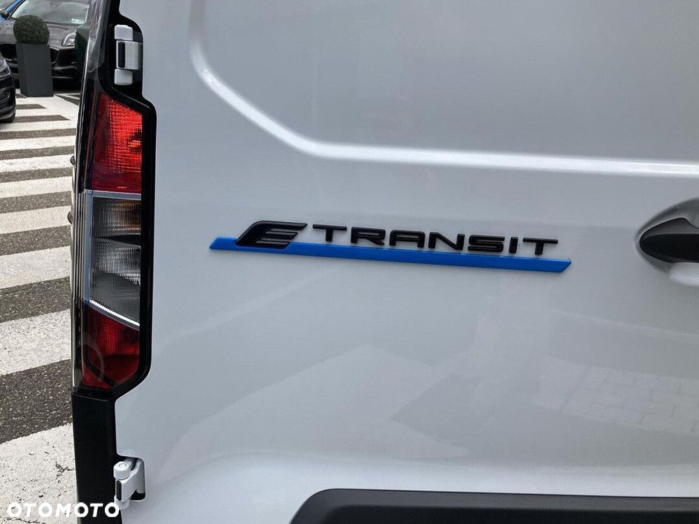 Ford Transit Courier - 6