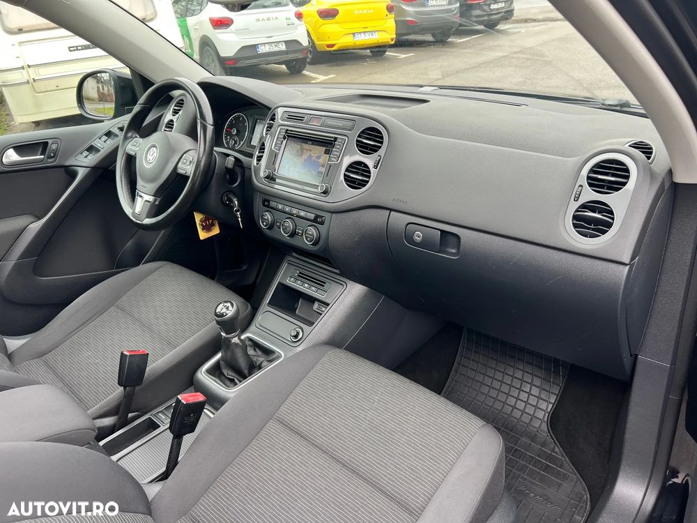 Volkswagen Tiguan 2.0 TDI SCR BlueMotion Technology Sport & Style - 25