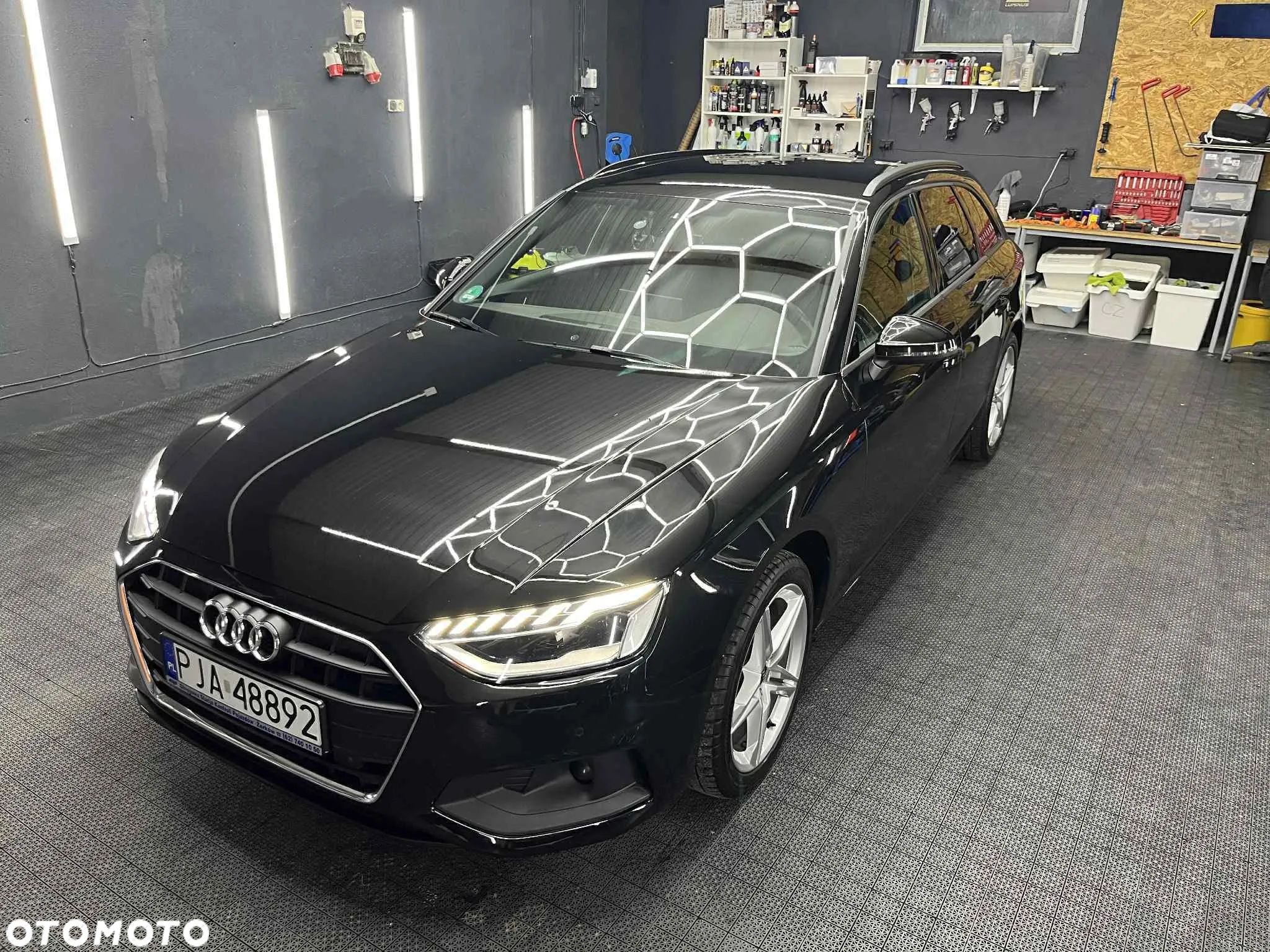 Audi A4 - 1