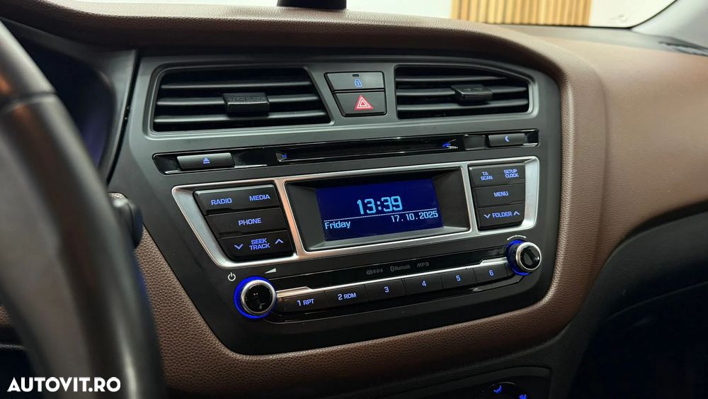 Hyundai i20 - 19