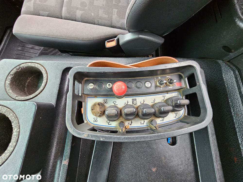 Mercedes-Benz AXOR 1828  HIAB 122 DUO - 16