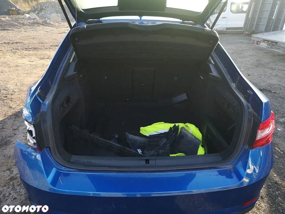 Skoda Superb 2.0 TDI DSG Ambition - 22