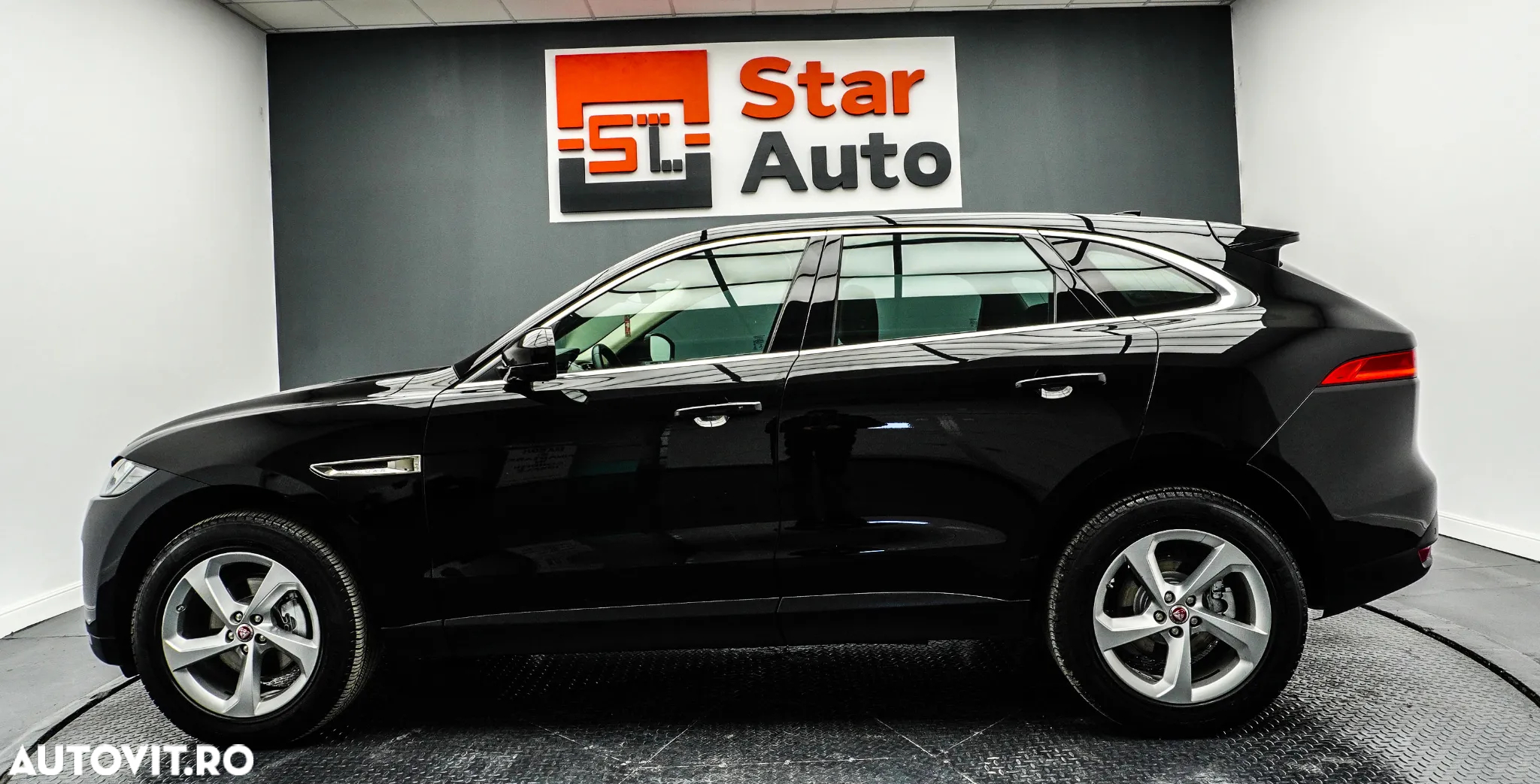 Jaguar F-Pace 20d AWD Chequered Flag - 10