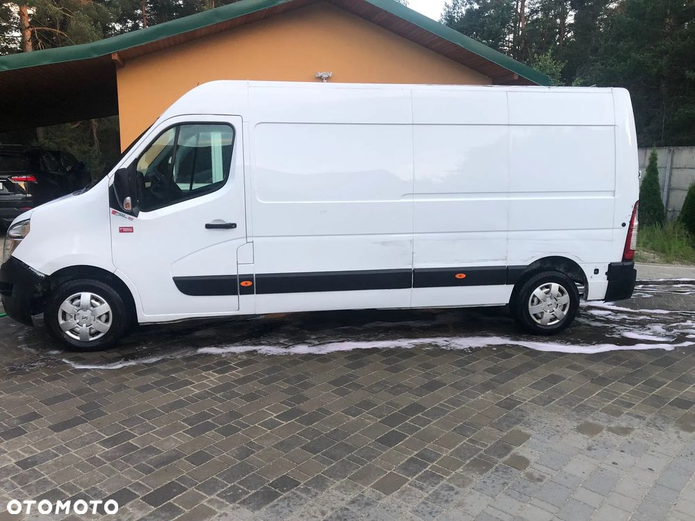 Nissan NV400 - 1