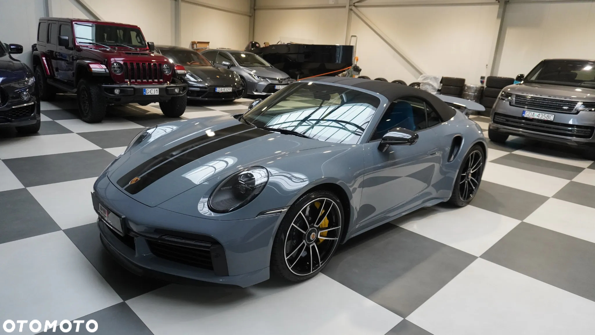Porsche 911 Carrera Turbo S Cabrio - 9