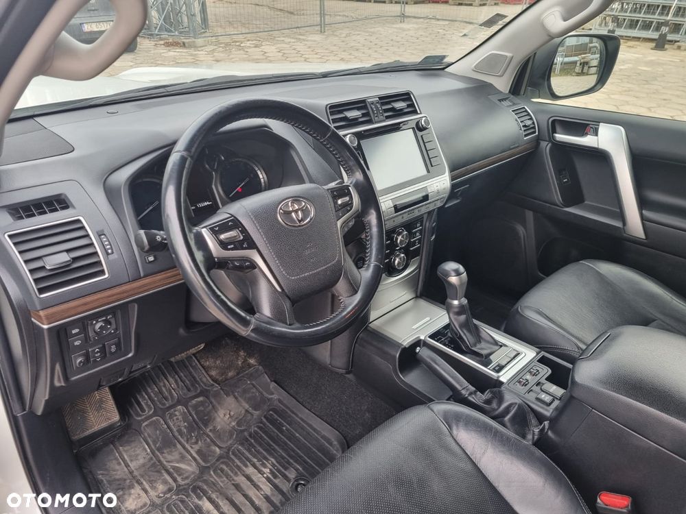 Toyota Land Cruiser - 4