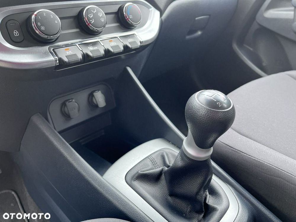 Kia Rio - 23