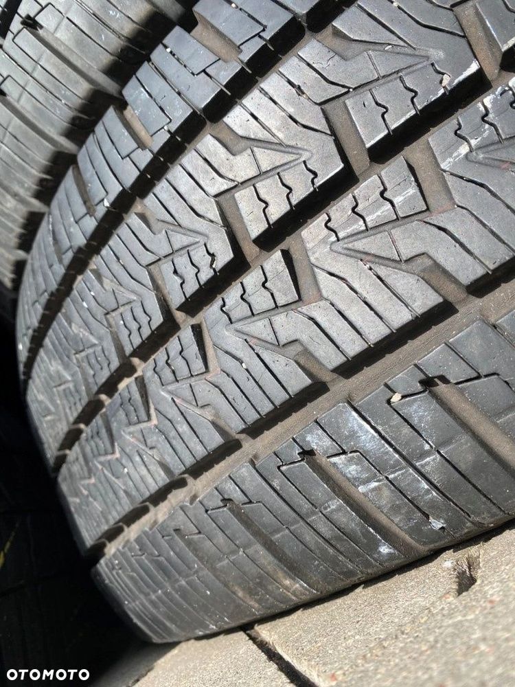 235/65/16C Continental Vanco 4S_7,2mm_2szt_(490) - 4