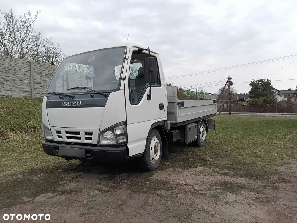 Isuzu R7735 - 1