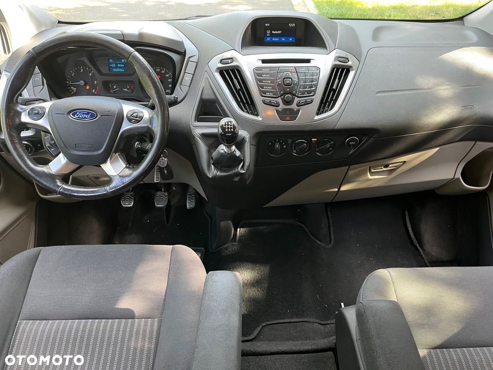 Ford Tourneo Custom - 8