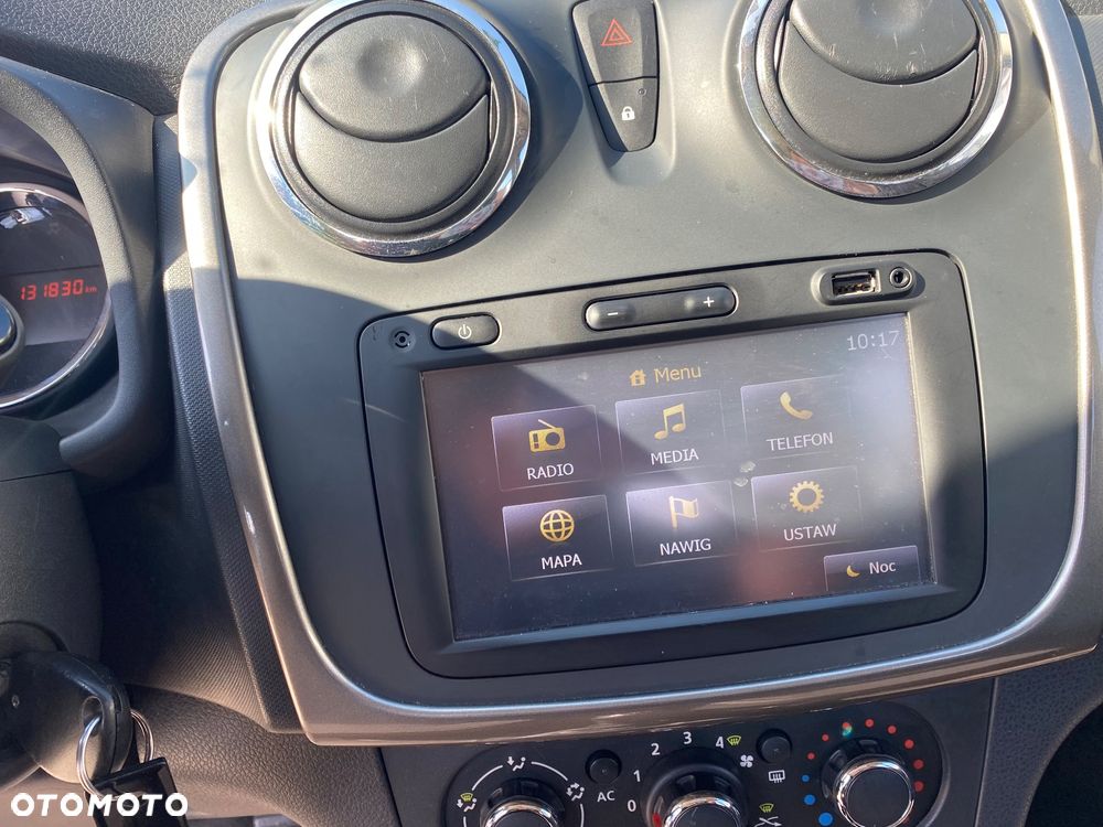 Dacia Sandero 1.2 16V 75 Laureate - 11