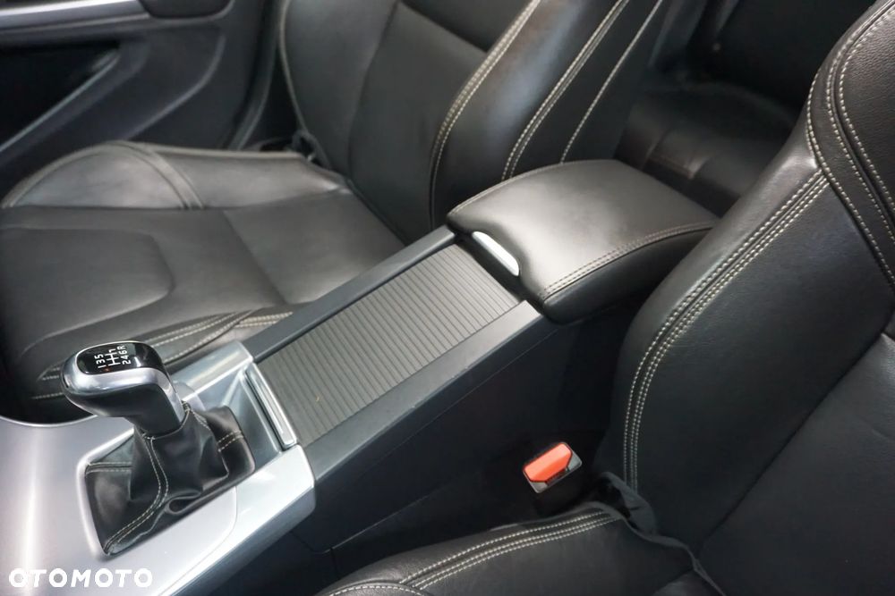 Volvo V60 D2 Kinetic - 37