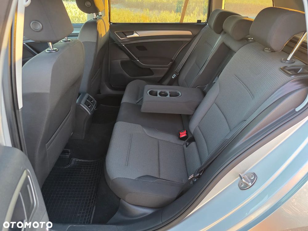 Volkswagen Golf 1.6 TDI BMT Comfortline - 11