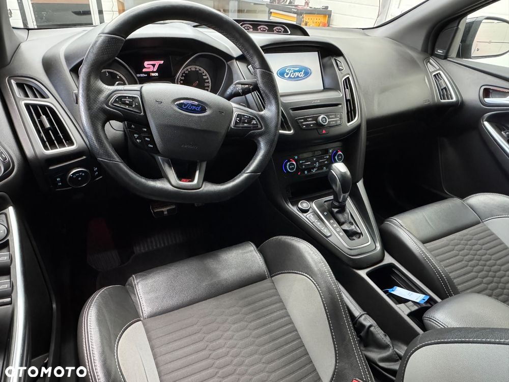 Ford Focus 2.0 TDCi ST PowerShift - 20