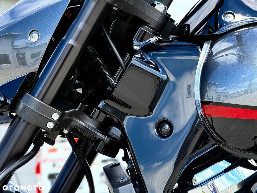 Suzuki Boulevard - 20