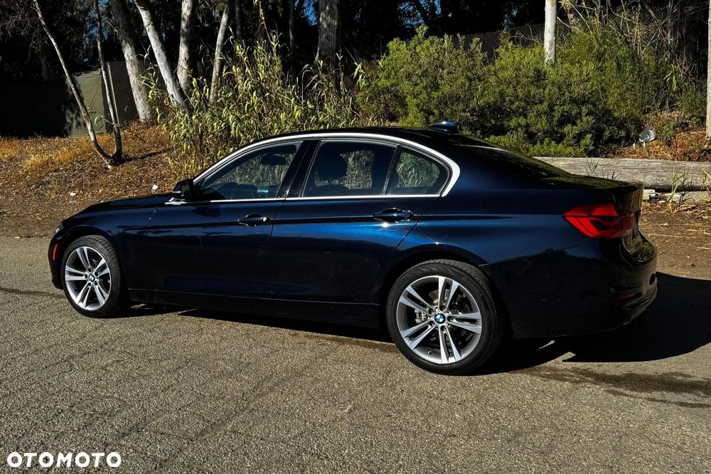 BMW Seria 3 330i Sport Line sport - 9