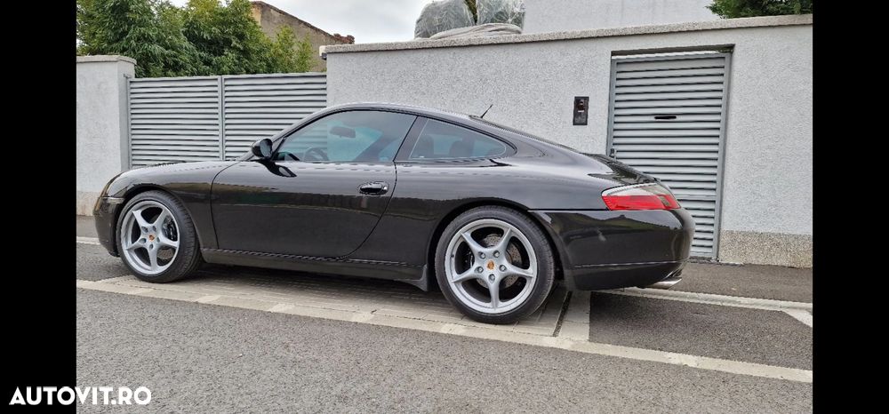 Porsche 911 Carrera - 8