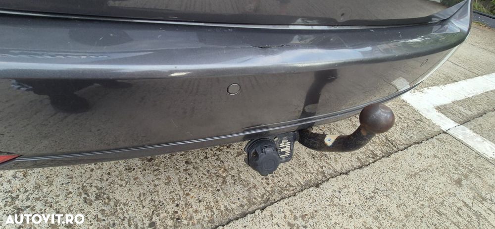 Volkswagen Touran 2.0 TDI DPF DSG MATCH - 18