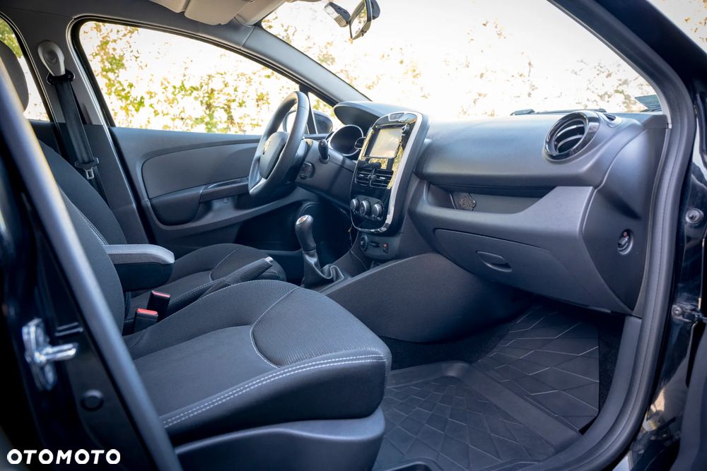 Renault Clio - 16