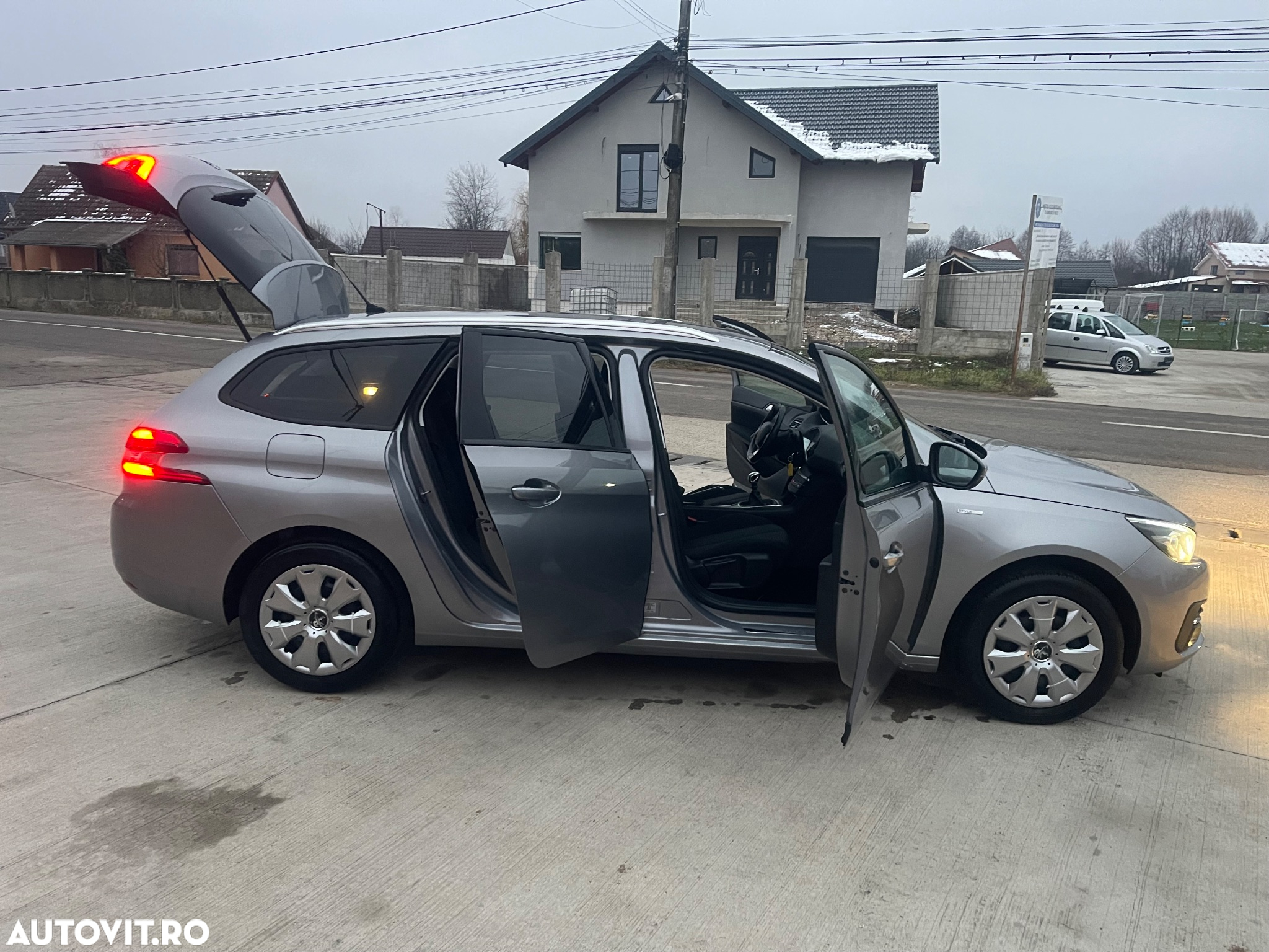 Peugeot 308 BlueHDi FAP 130 Stop & Start Allure Pack - 29