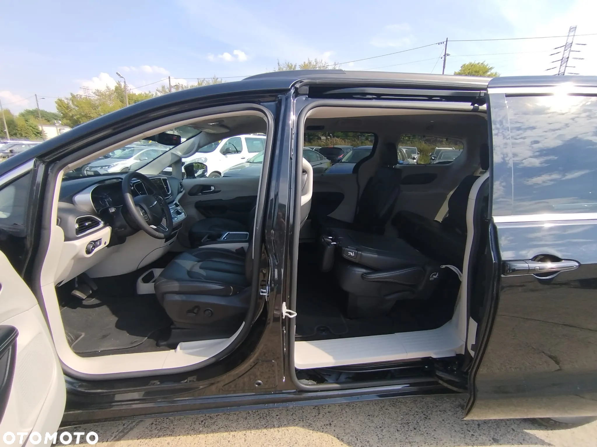 Chrysler Pacifica - 29