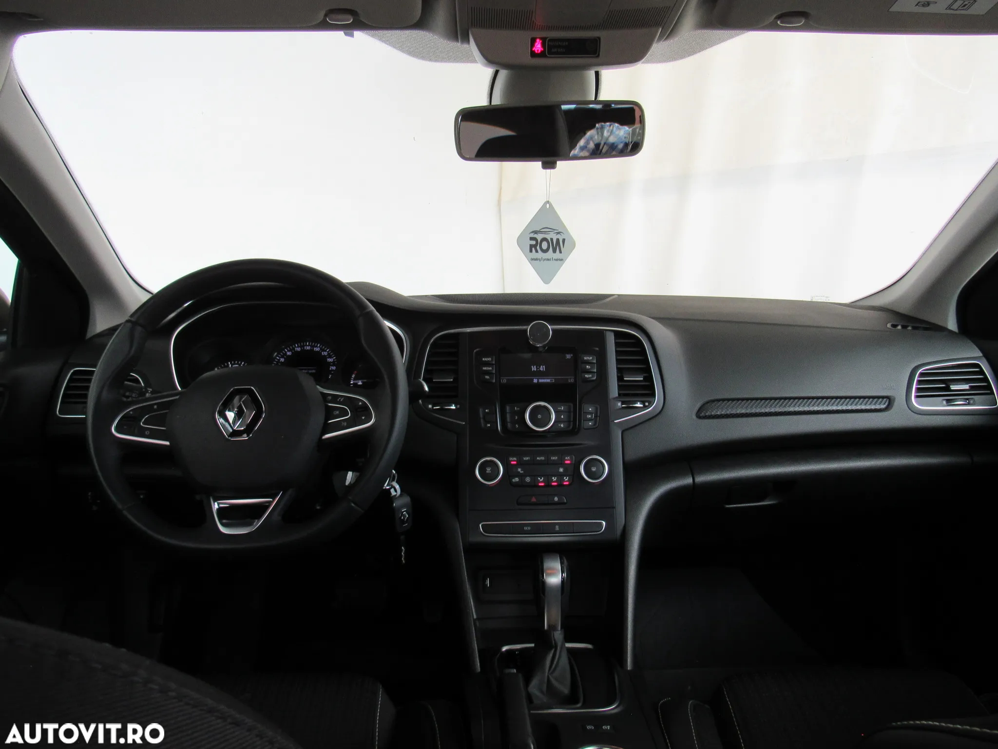 Renault Megane TCe EDC Zen - 10