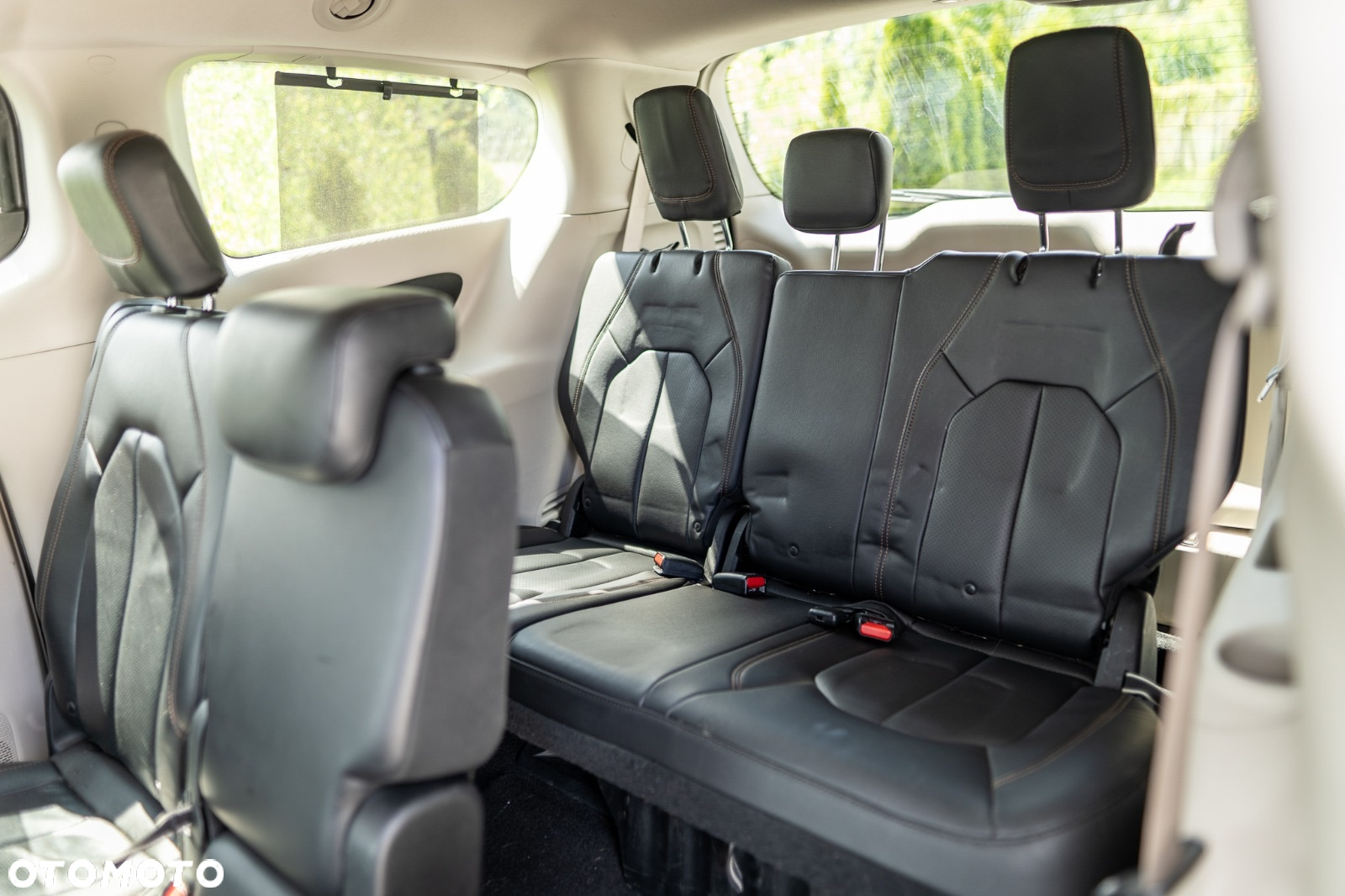 Chrysler Pacifica - 19