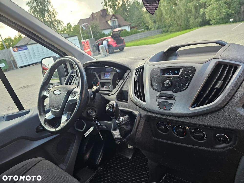Ford Transit - 12
