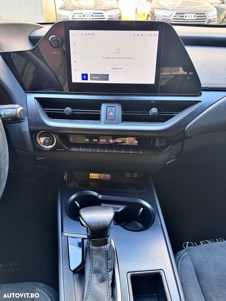 Lexus UX 250h Amazing Edition - 8