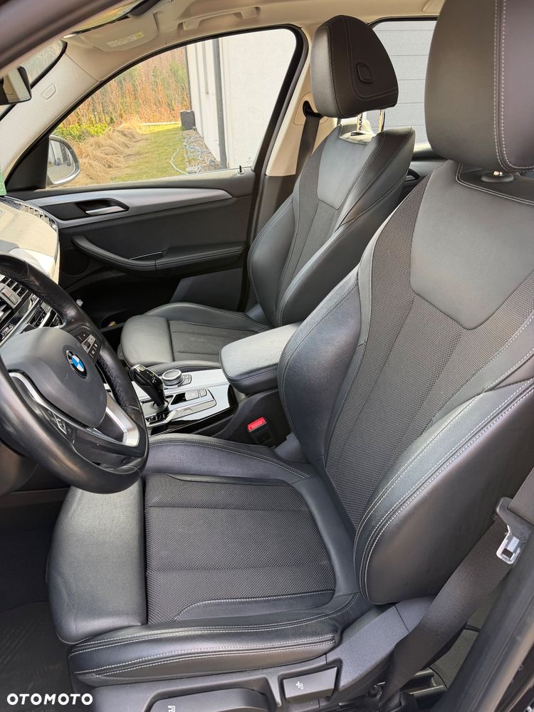 BMW X3 xDrive20d Advantage - 13