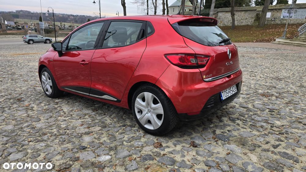 Renault Clio - 11